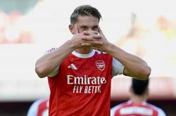 英超前瞻！阿森纳等到新9号，中场更新换代，留给阿尔特塔的时间不多了