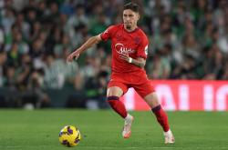 罗马诺：诺丁汉森林有意塞维利亚右后卫卡尔莫纳，正深入谈判