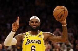 詹姆斯在人民日报撰文