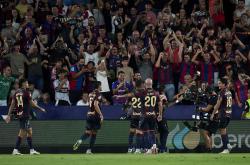 （体育）足球——西甲：巴塞罗那胜莱万特