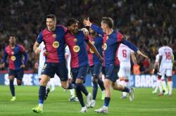 西甲-巴萨5-0巴伦西亚：锋线乱套了，巴萨卫冕悬了|前瞻