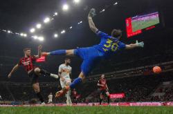 意甲综合｜罗马力克都灵 米兰小胜莱切