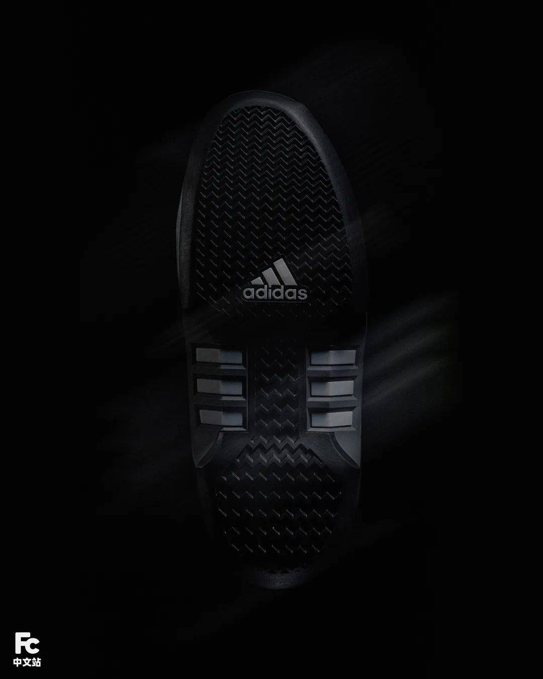 等了 24 年!关于这双「科比二代」我有话要说……