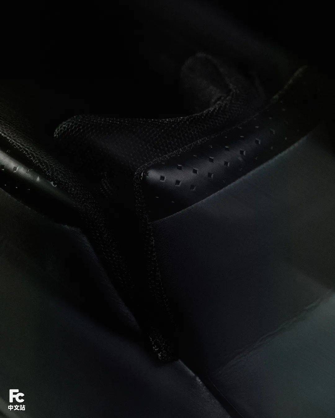 等了 24 年!关于这双「科比二代」我有话要说……