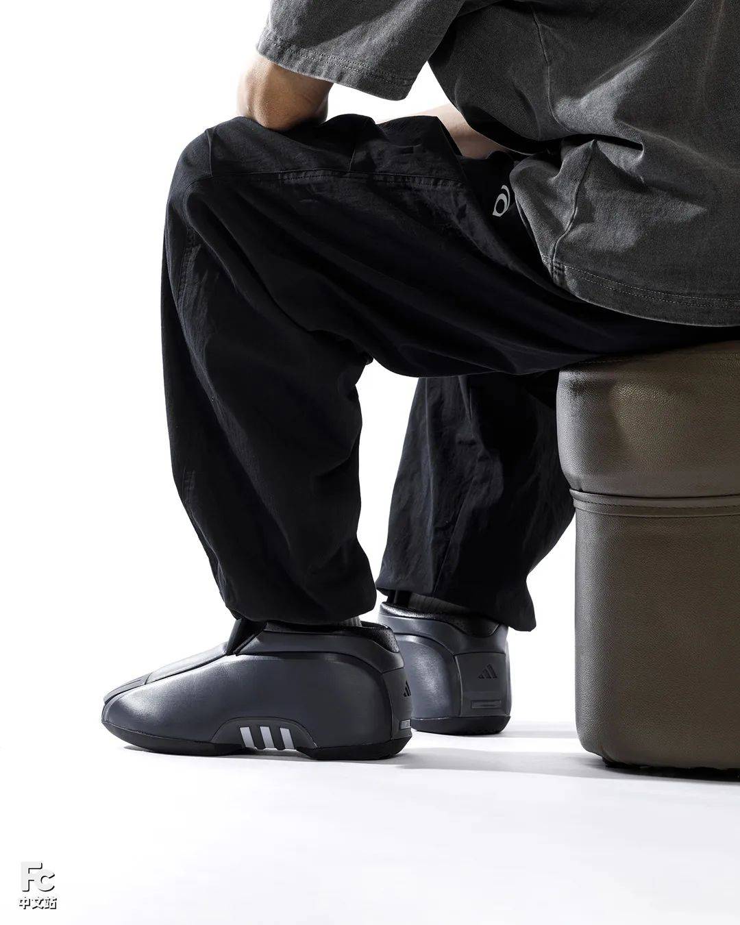 等了 24 年!关于这双「科比二代」我有话要说……