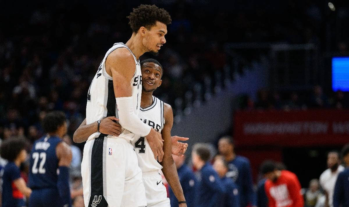 圣安东尼奥马刺续约达龙福克斯，薪水或有变动