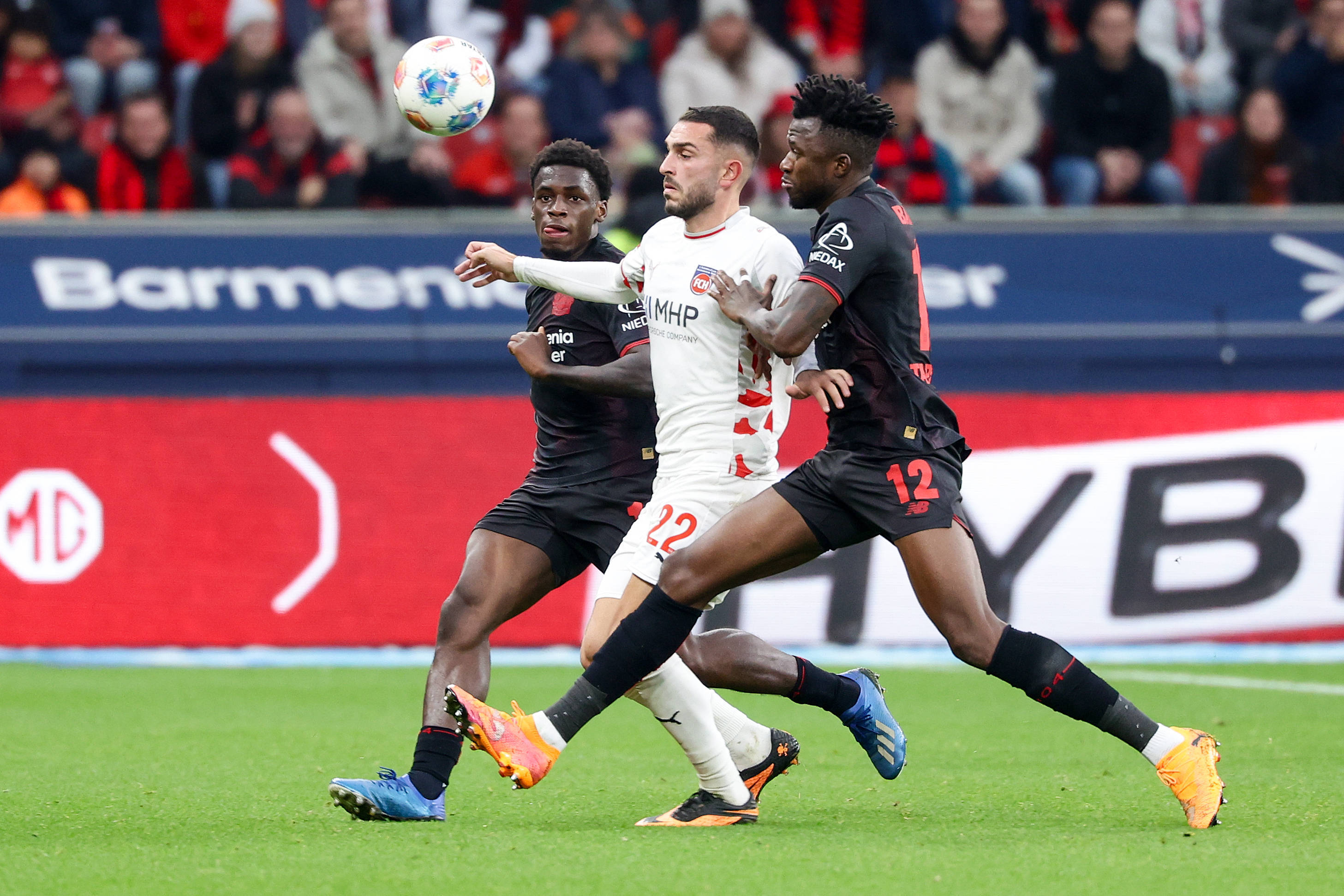 （体育）足球——德甲：勒沃库森胜海登海姆