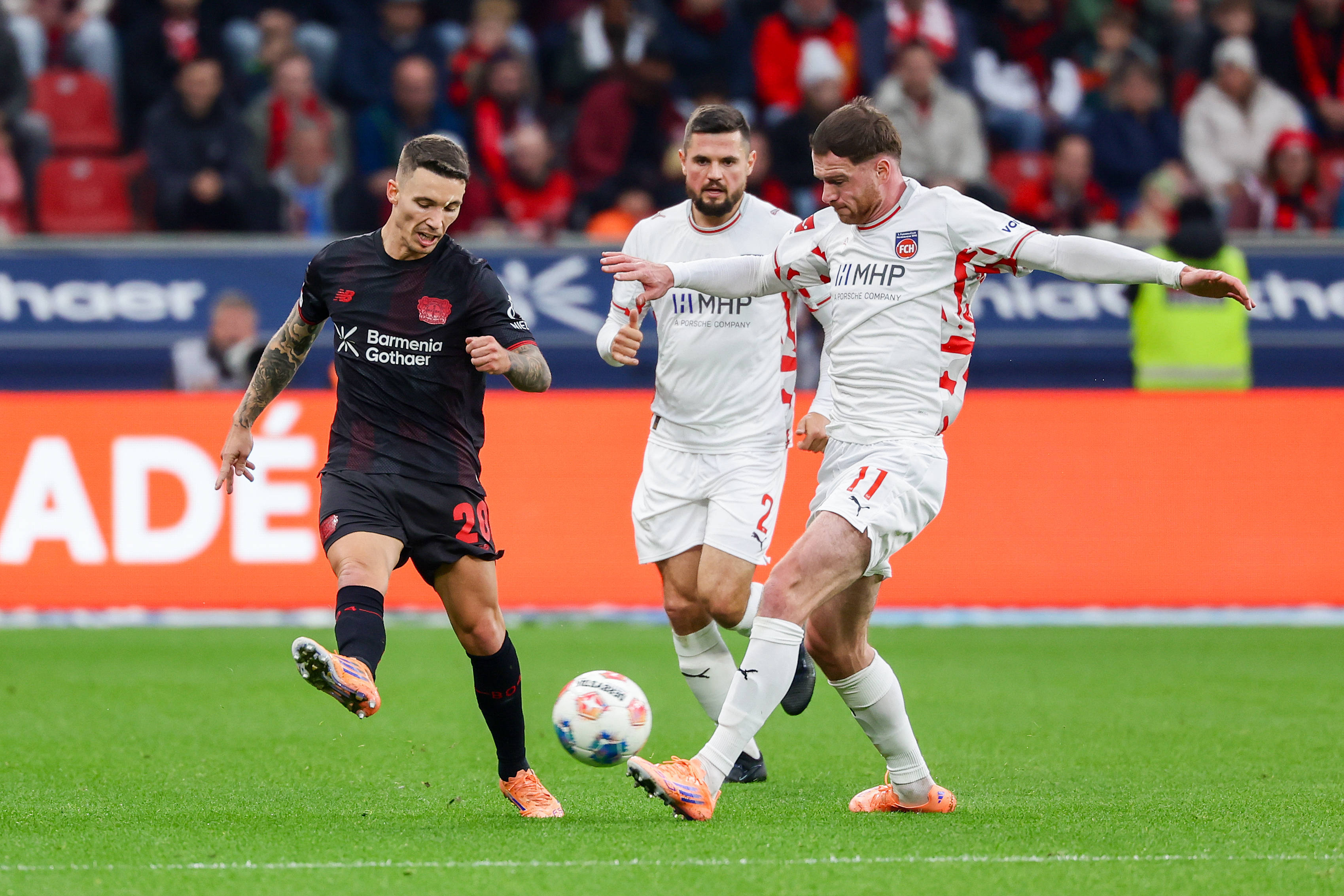 （体育）足球——德甲：勒沃库森胜海登海姆