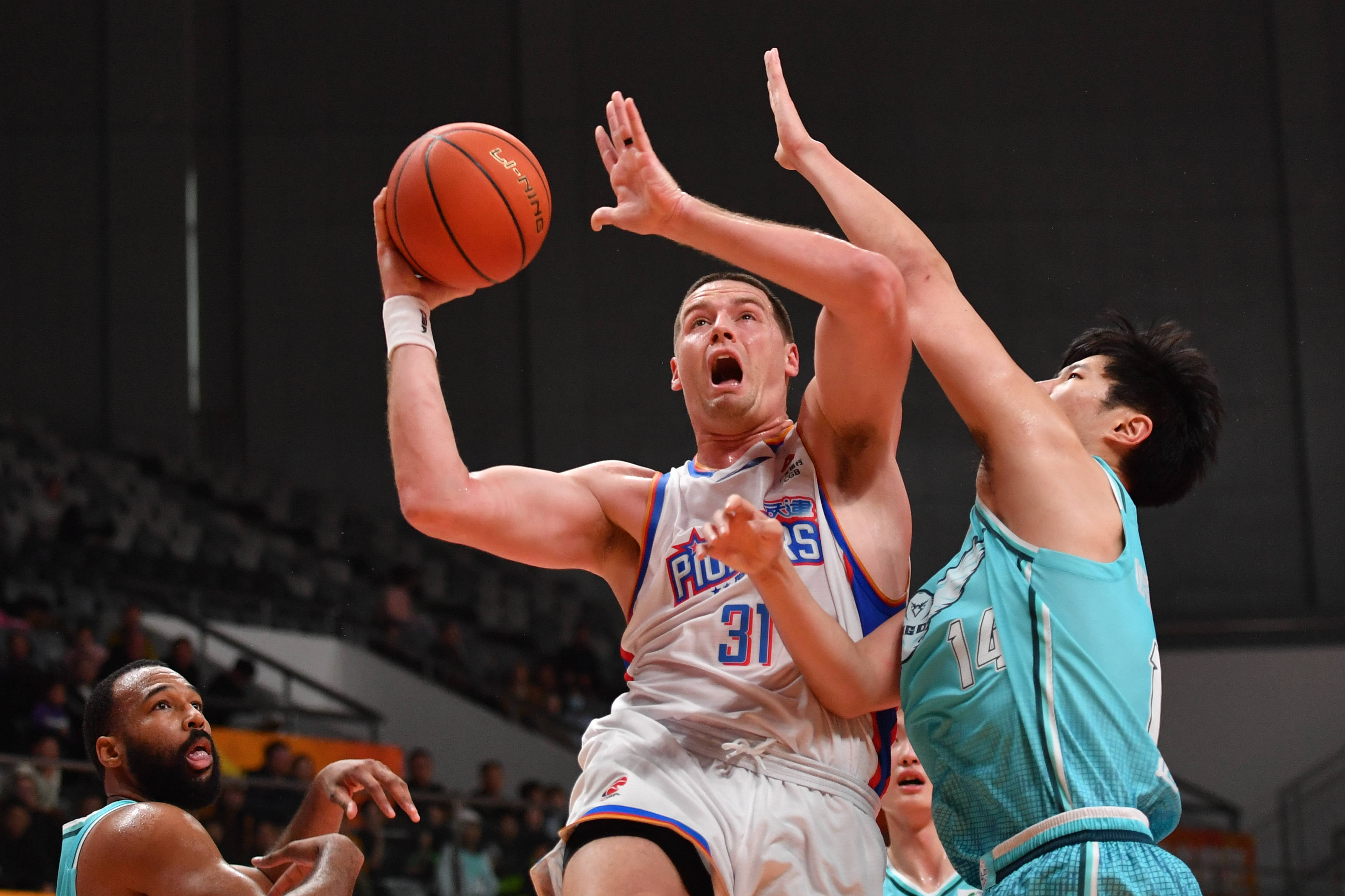 CBA俱乐部杯赛｜青岛崂山啤酒胜天津先行者