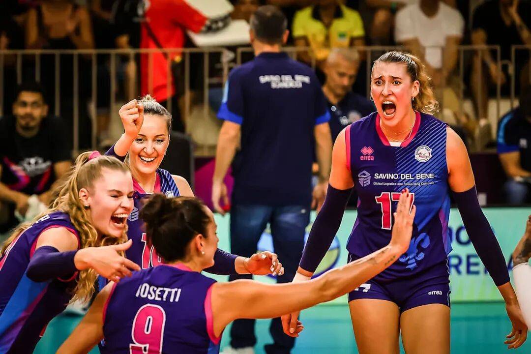 女排世俱杯冠军+MVP 安娃接受采访 坦言男排世俱杯支持石川祐希