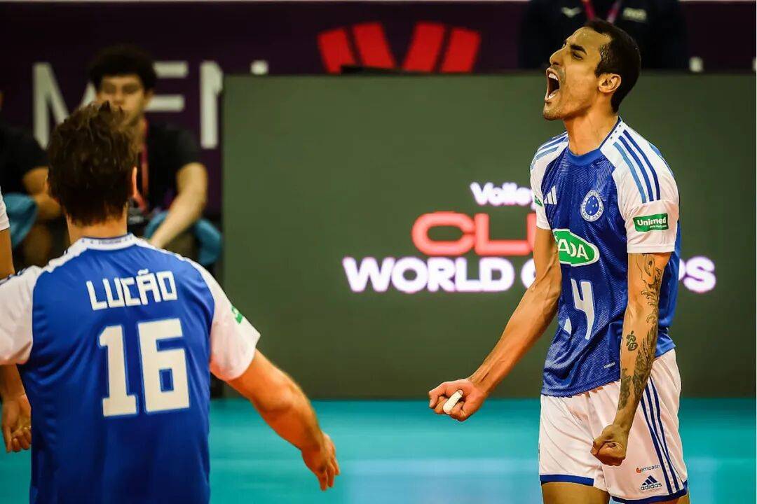 3-0！中国男排2米10巨人 世俱杯豪取开门红 西田有志11分