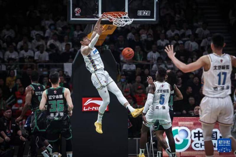 CBA｜首钢与曾凡博续约三年 一起为北京而战