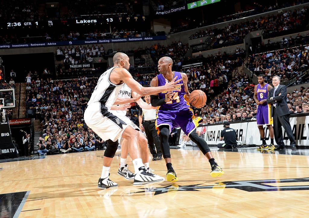 同行：邓肯荣誉强于科比，所以历史地位高于科比！