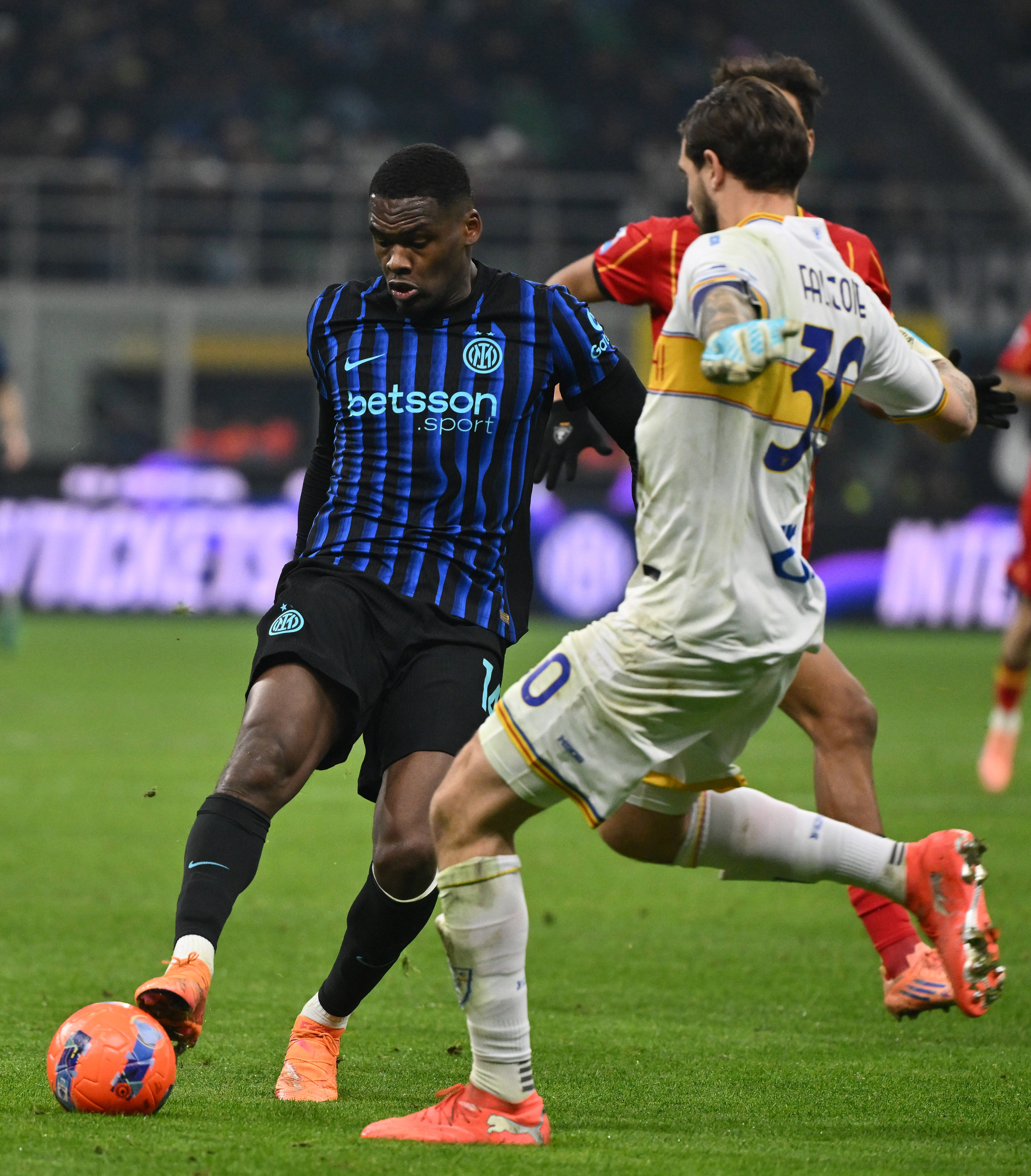 （体育）足球——意甲：国际米兰胜莱切