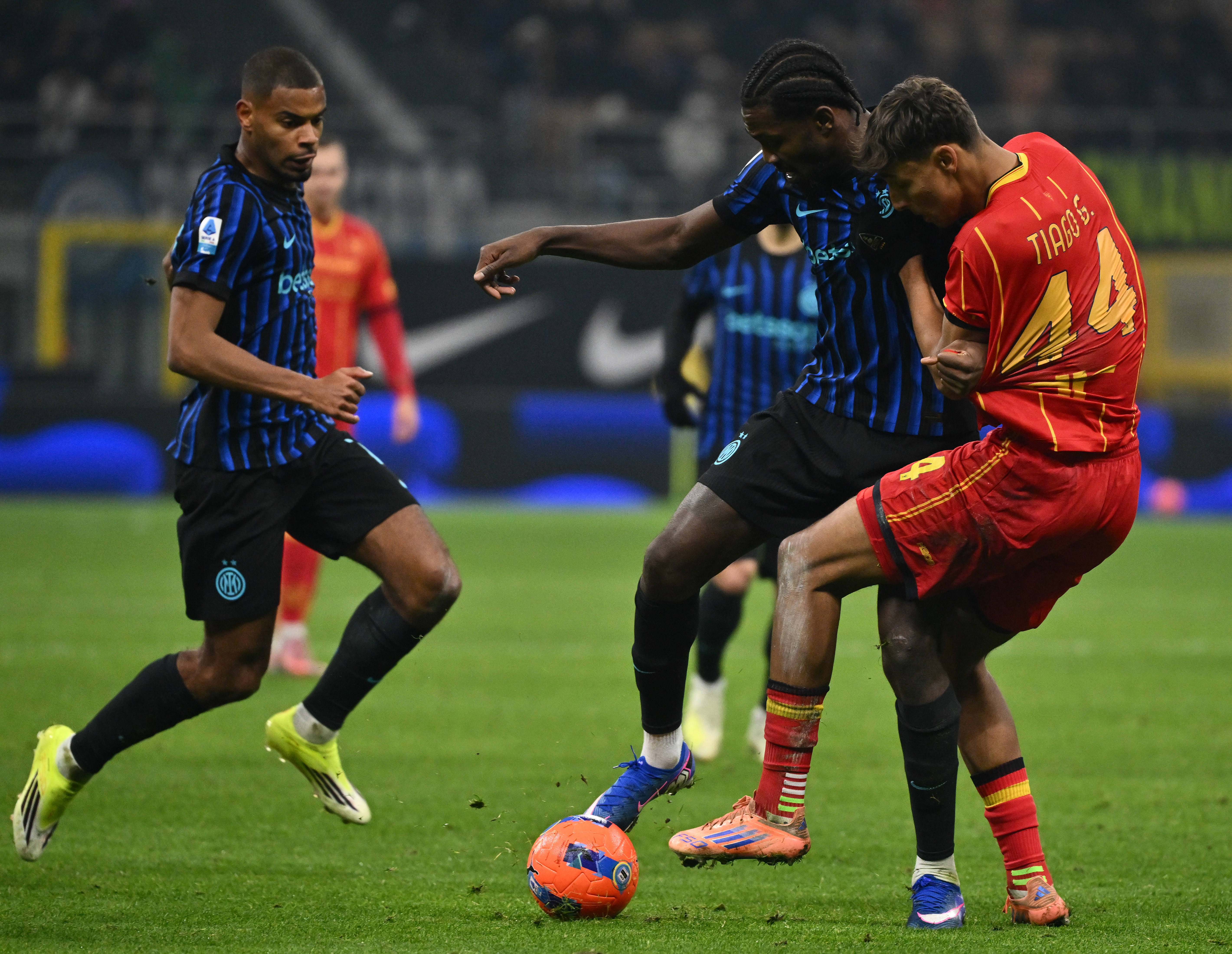 （体育）足球——意甲：国际米兰胜莱切