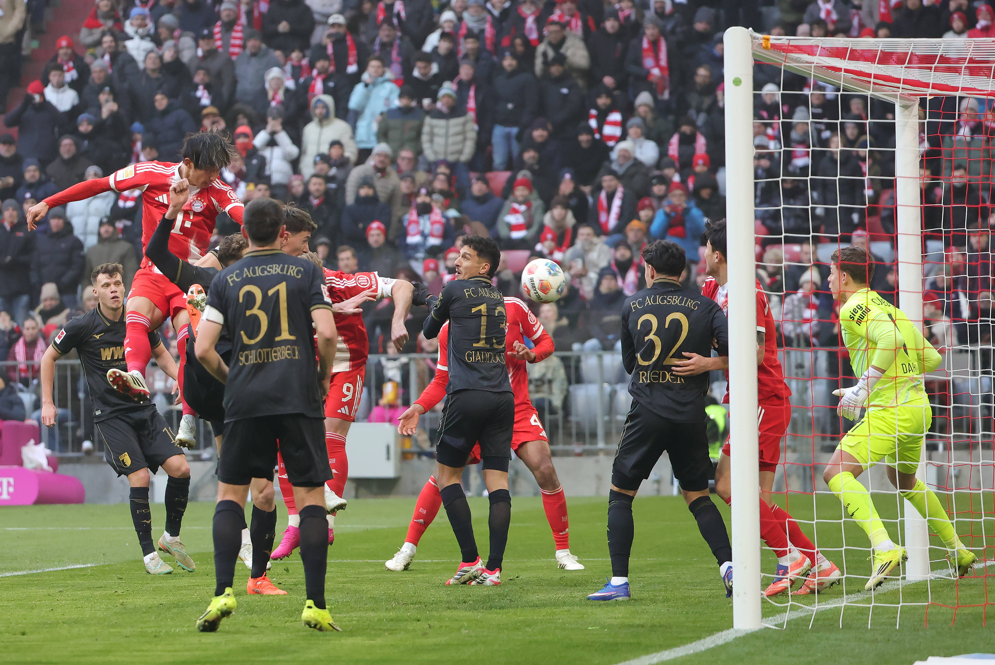 （体育）足球——德甲：拜仁慕尼黑不敌奥格斯堡