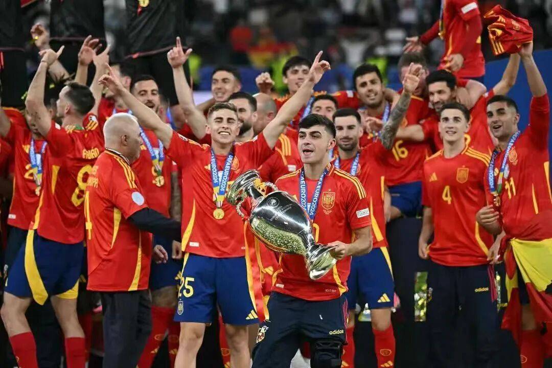 马卡：西班牙队6月8日热身赛踢智利，6月4日可能对阵中国男足