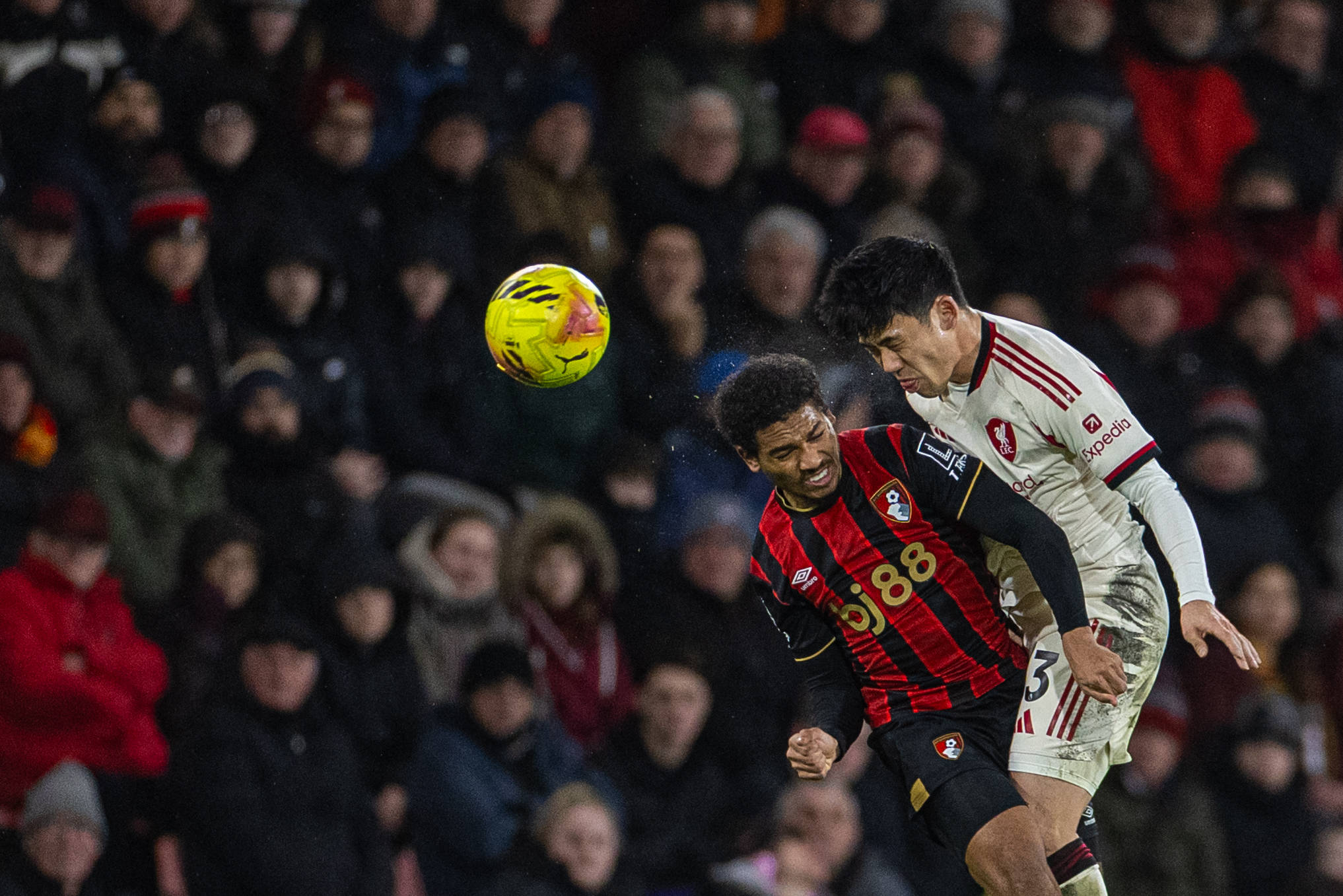 （体育）足球——英超：利物浦不敌伯恩茅斯